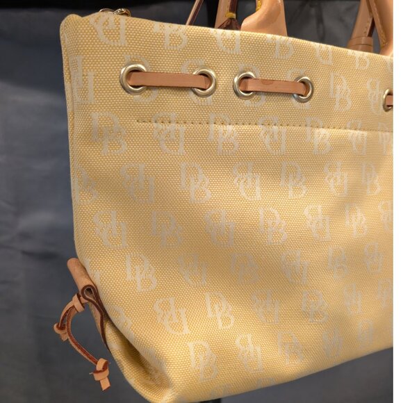 Dooney & Bourke Yellow Signature Tassel Tote Handbag Medium w/ Crossbody Strap - Picture 4 of 10